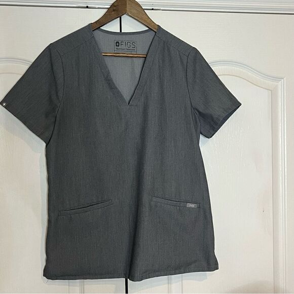 Figs Casma 3 Pocket Short Sleeve Scrub Top - Picture 1 of 10